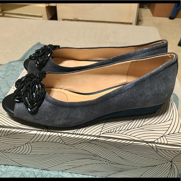 Alex Marie Shoes - NWOT Alex Marie metallic blue peep toe flats